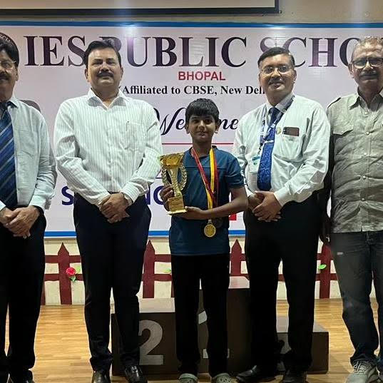 Garv Prjapat won gold medal & in 1000 meter and medal in 500 meter at Roller Skating State Level West Zone Competition